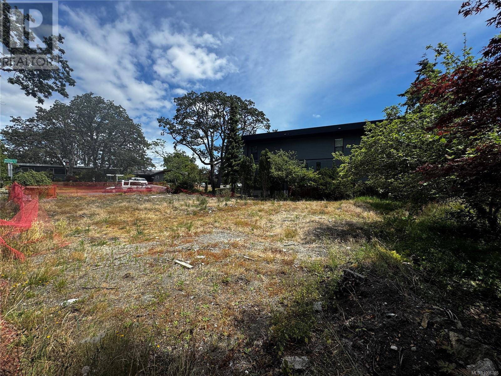 Oak Bay, BC V8R5M7,2501 Wootton Cres