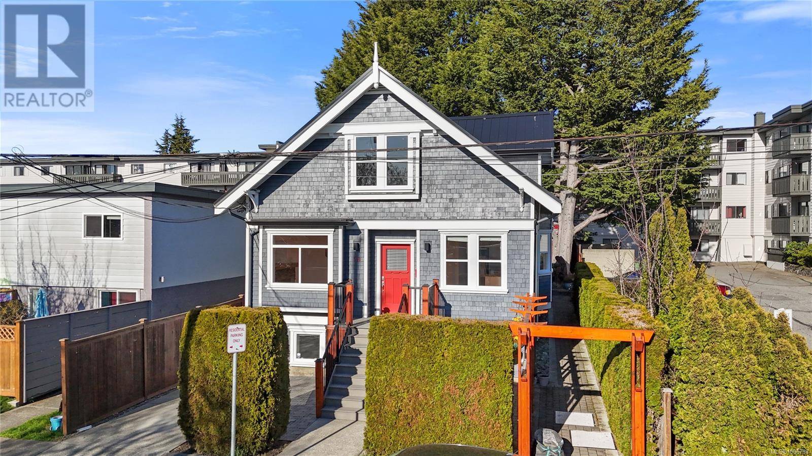 Victoria, BC V8V1J5,348 Beckley AVE #1