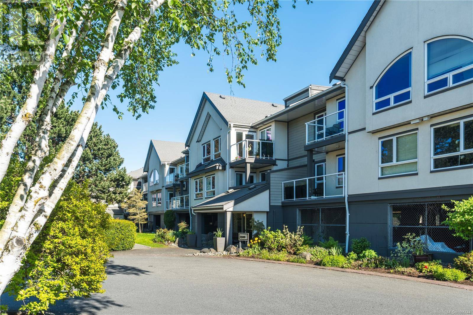 Sidney, BC V8L1Z5,2245 James White BLVD #220