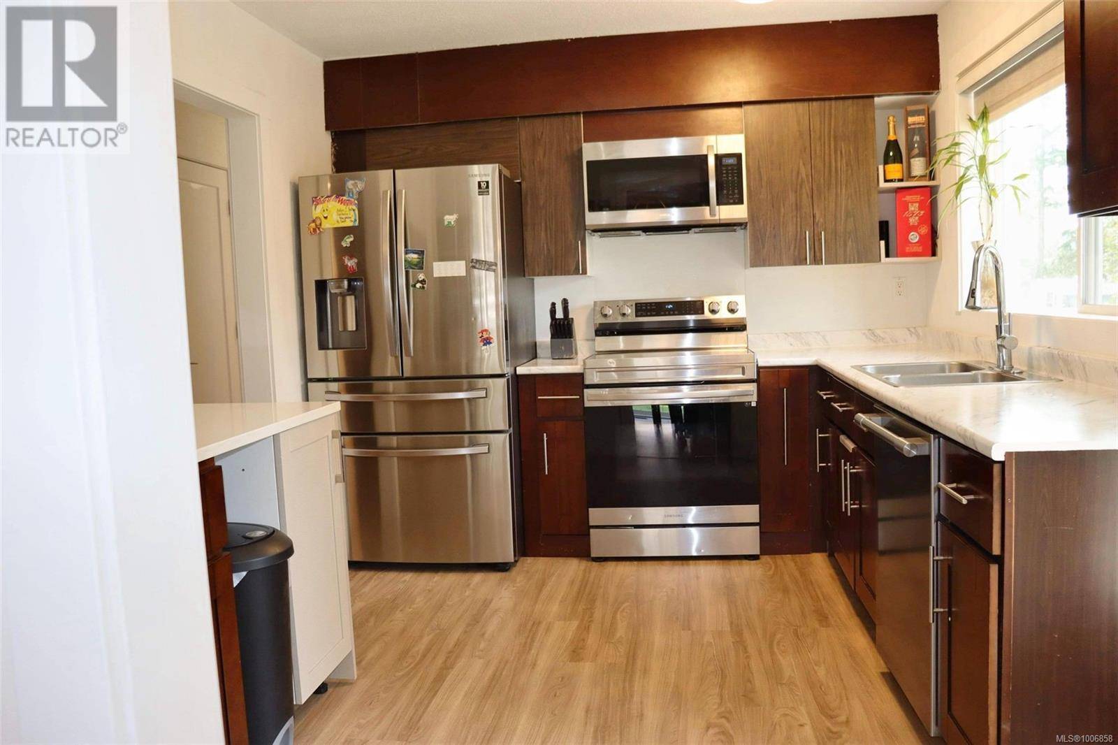 Nanaimo, BC V9T2K7,5221 Metral Dr