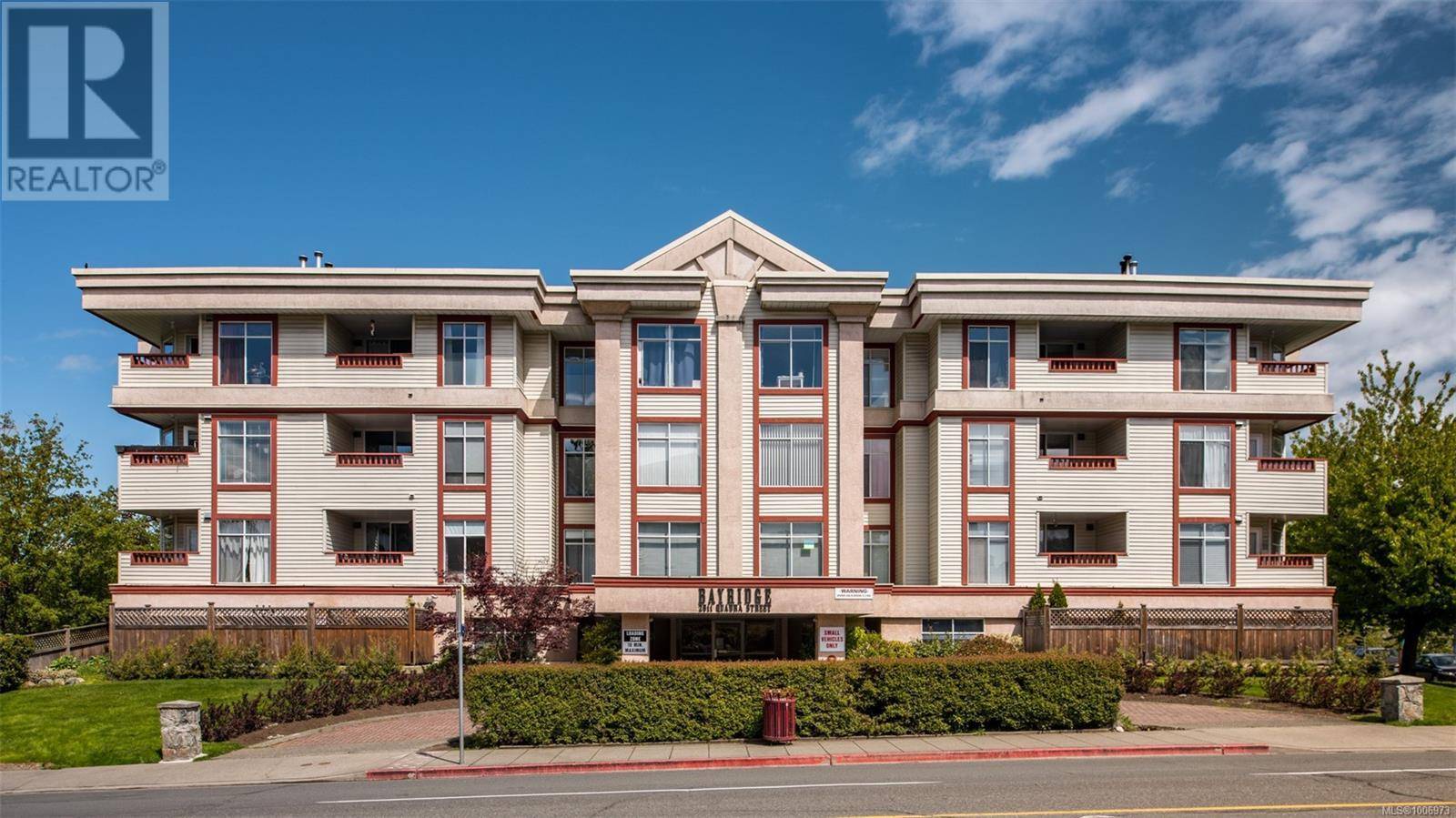 Victoria, BC V8T4E1,2511 Quadra ST #208