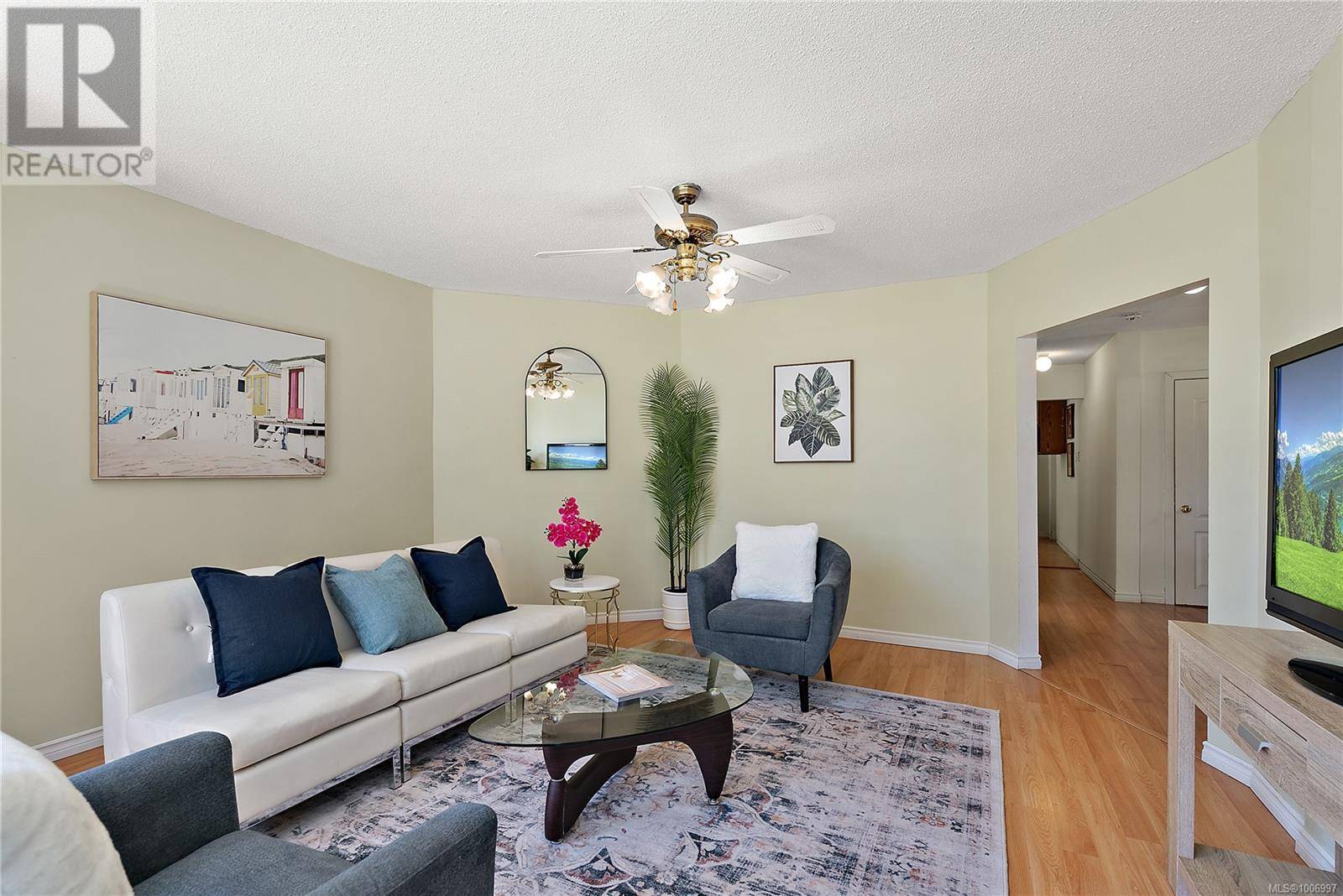 Esquimalt, BC V9A6N4,528 Constance Ave