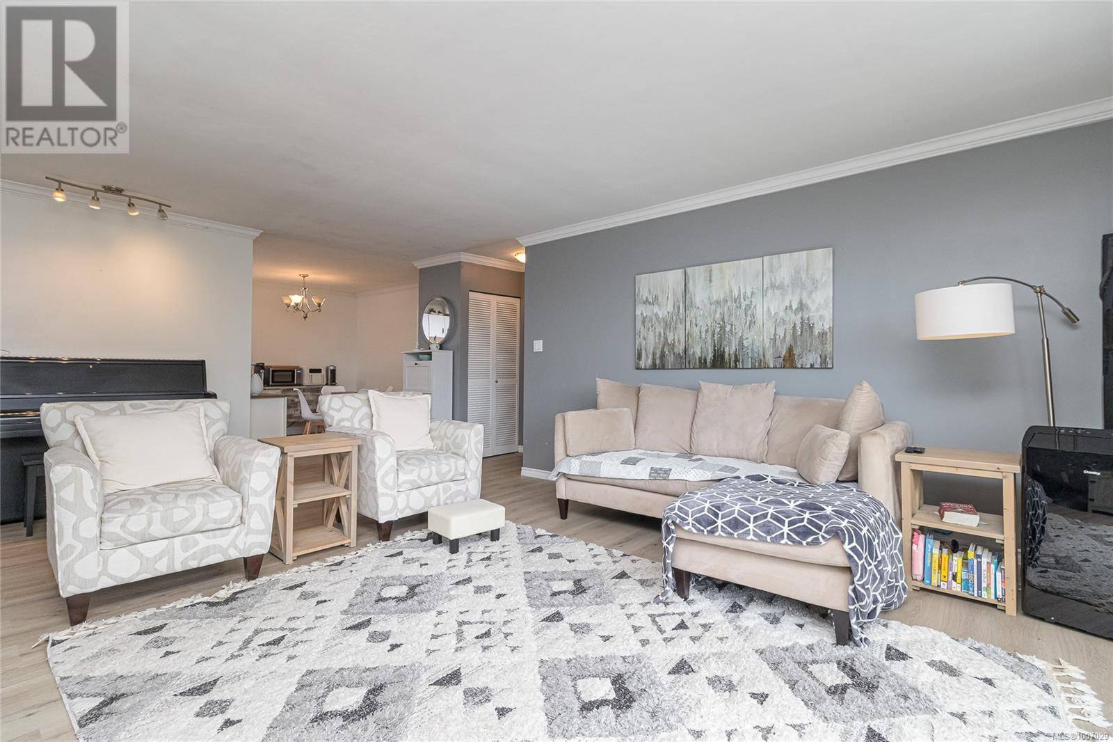 Victoria, BC V8W3P2,1331 Johnson ST #8