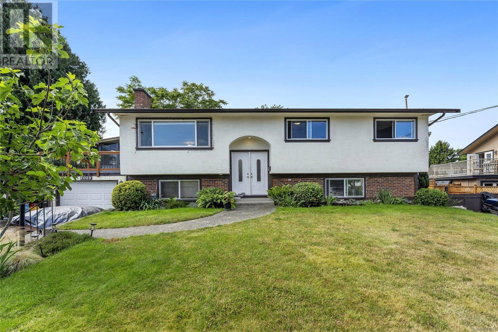 Sidney, BC V8L2N4,2029 Linda Pl
