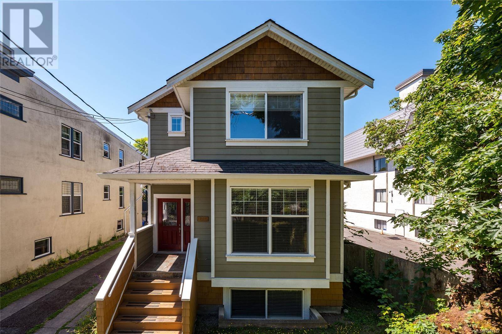 Victoria, BC V8V1R4,257 Michigan St