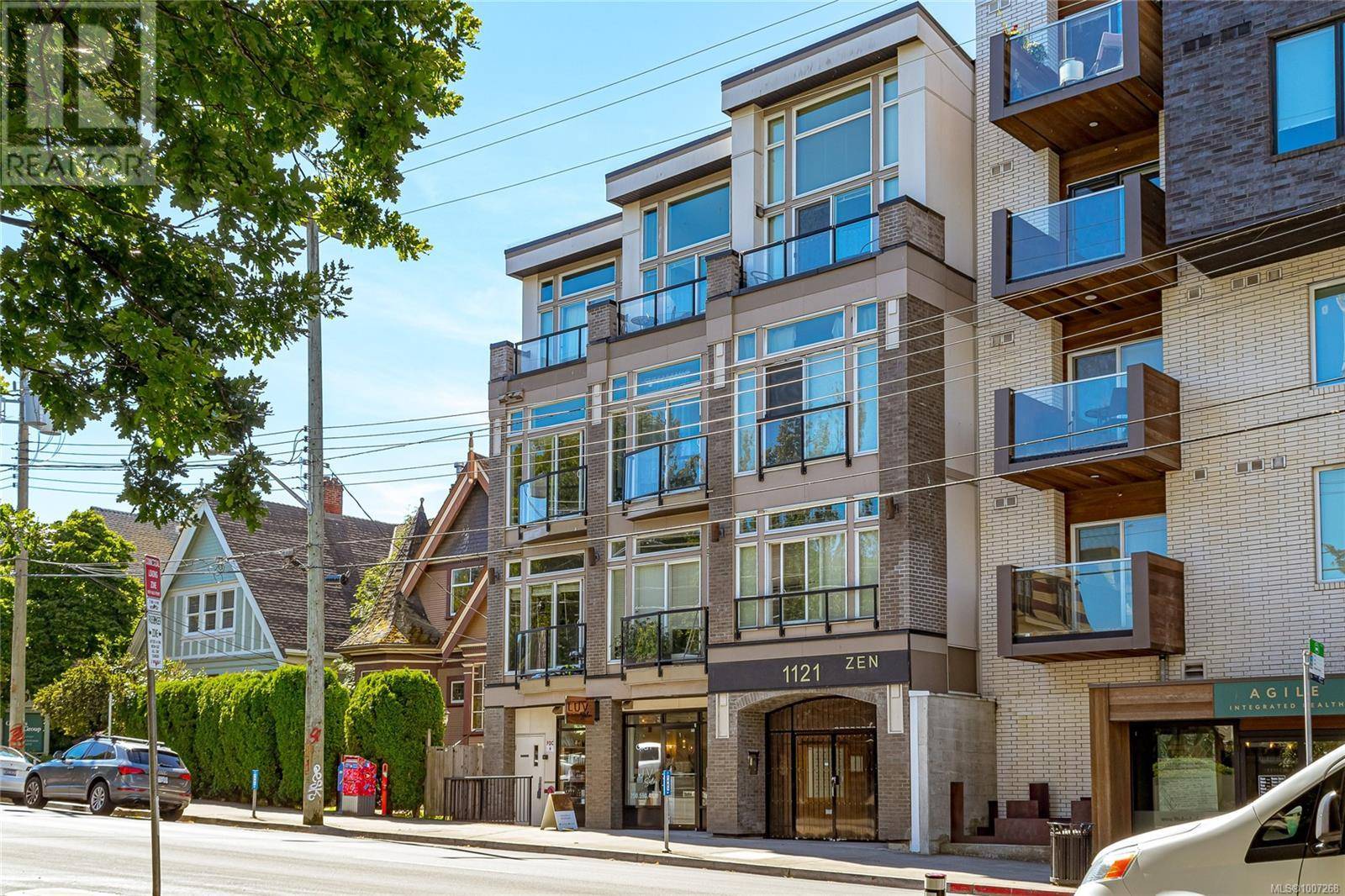Victoria, BC V8V3K9,1121 Fort ST #402