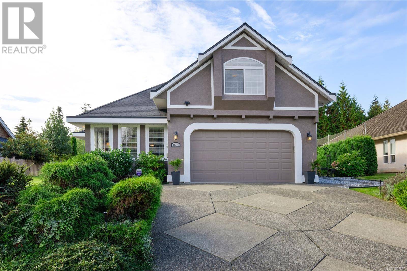 Qualicum Beach, BC V9K2J1,878 Fairways Dr