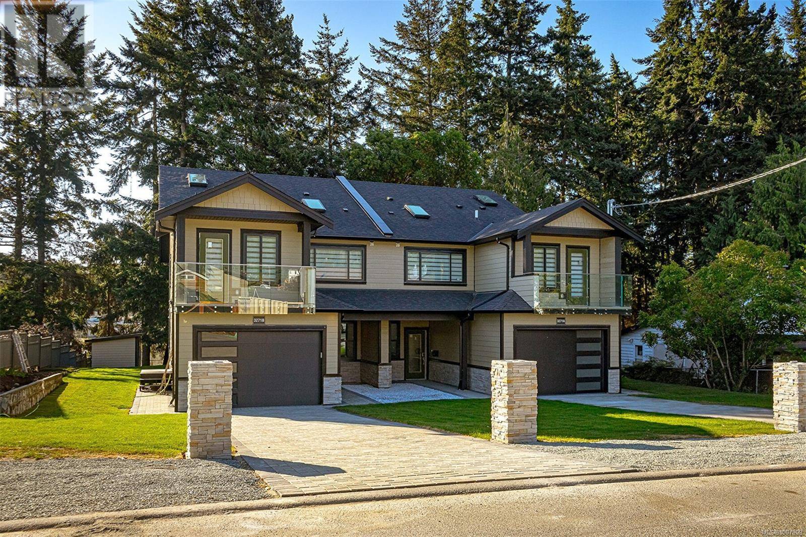 Colwood, BC V9C2S8,3271A Galloway Rd
