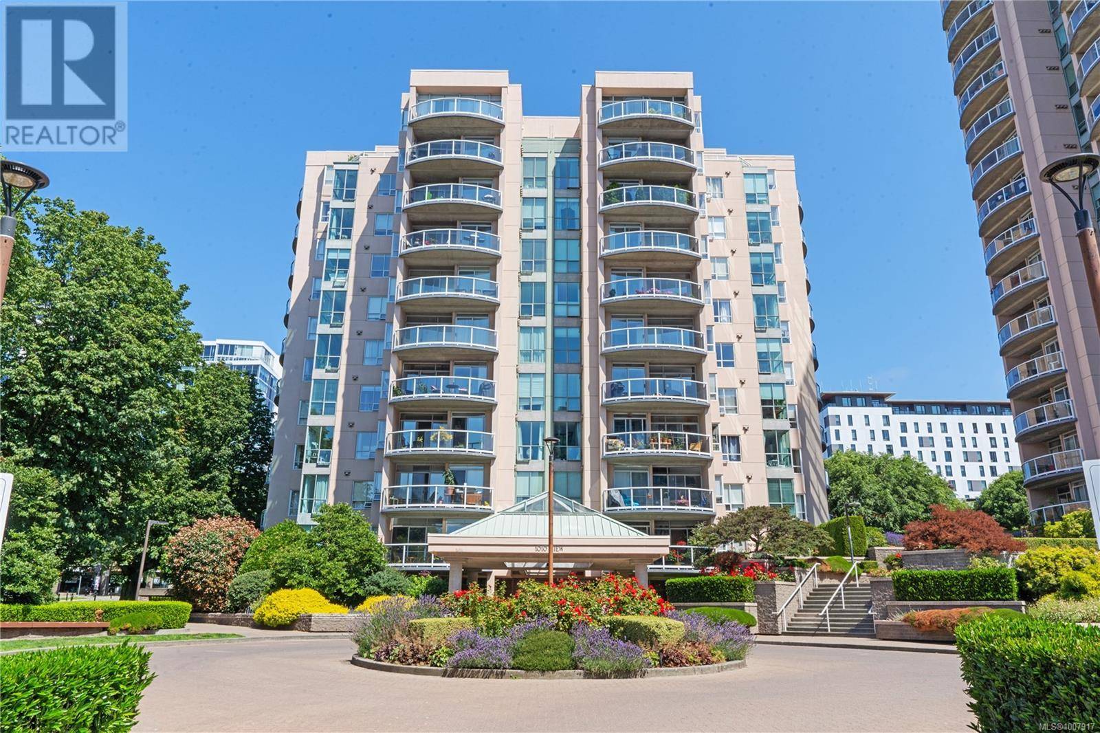 Victoria, BC V8V4Y3,1010 View ST #1005