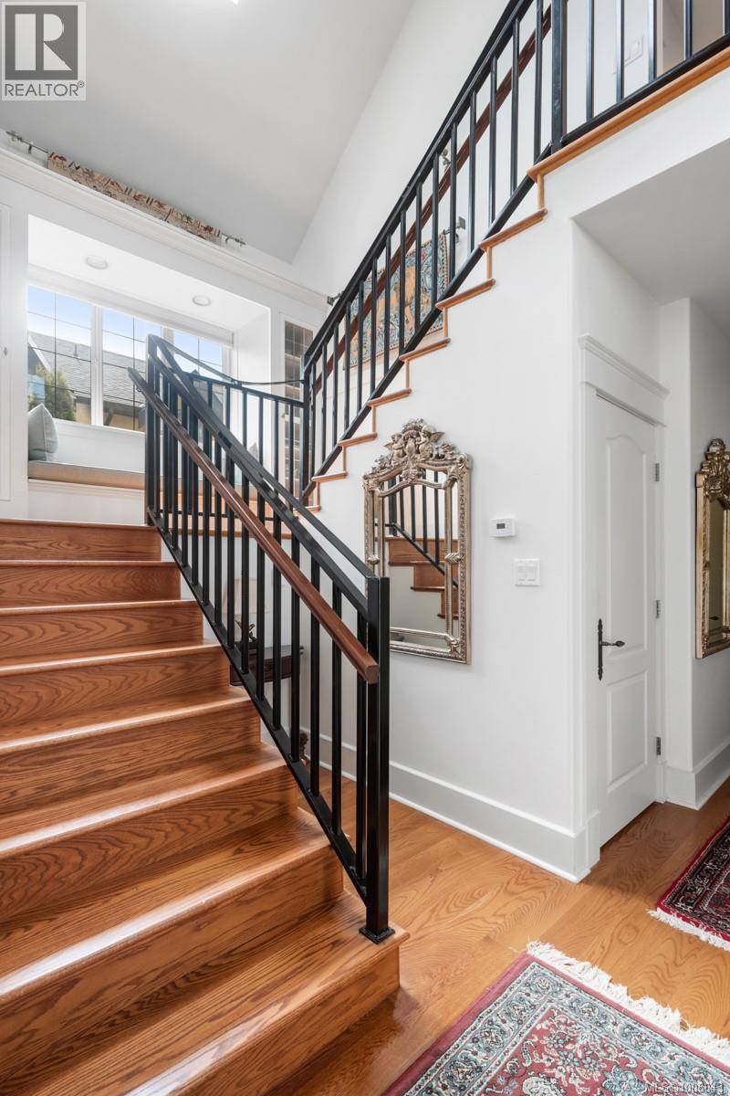 Oak Bay, BC V8R5T4,1597 Hampshire Rd