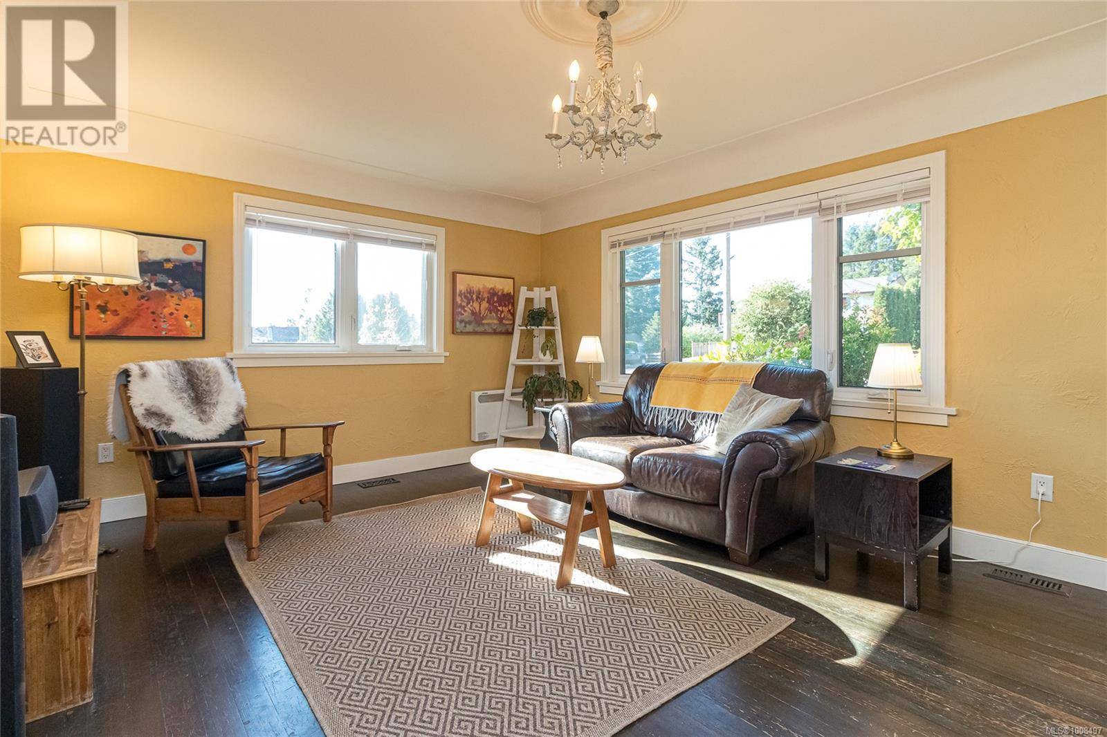 Saanich, BC V8Z2P2,910 Jasmine Ave