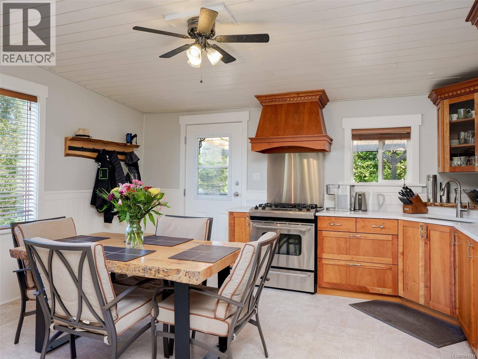 Shawnigan Lake, BC V8H2H1,2391 Shawnigan Lake Rd