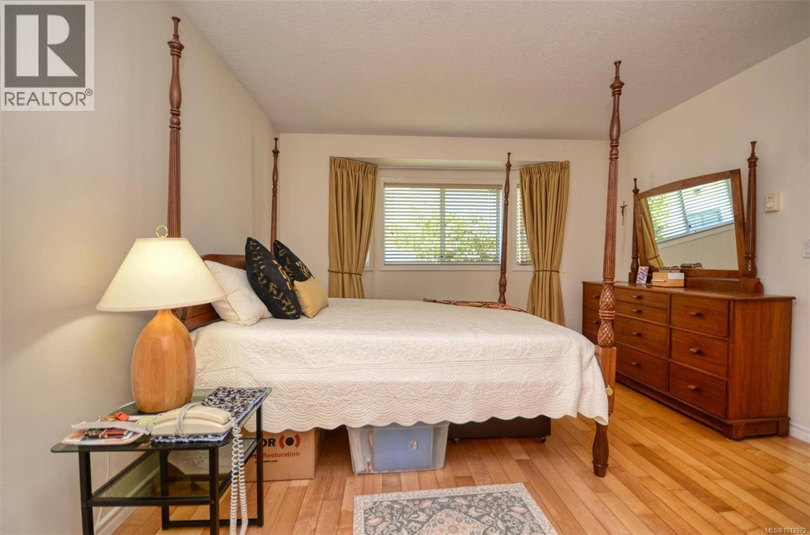 Saanich, BC V8Y2X5,5156 Cordova Bay RD #7