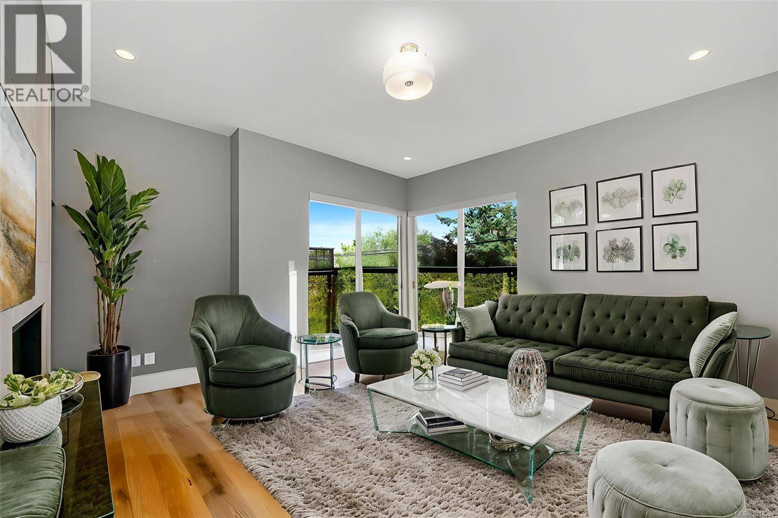 Saanich, BC V8N3R9,4343 TYNDALL AVE #104