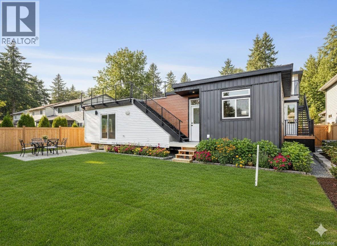 Central Saanich, BC V8M0C3,747 Old Place RD #431