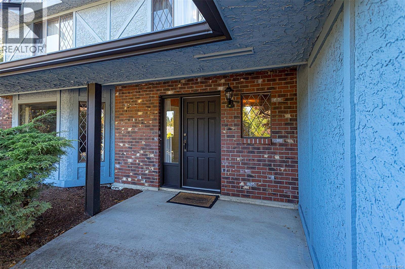 Qualicum Beach, BC V9K1E2,1048 Wood Duck Pl