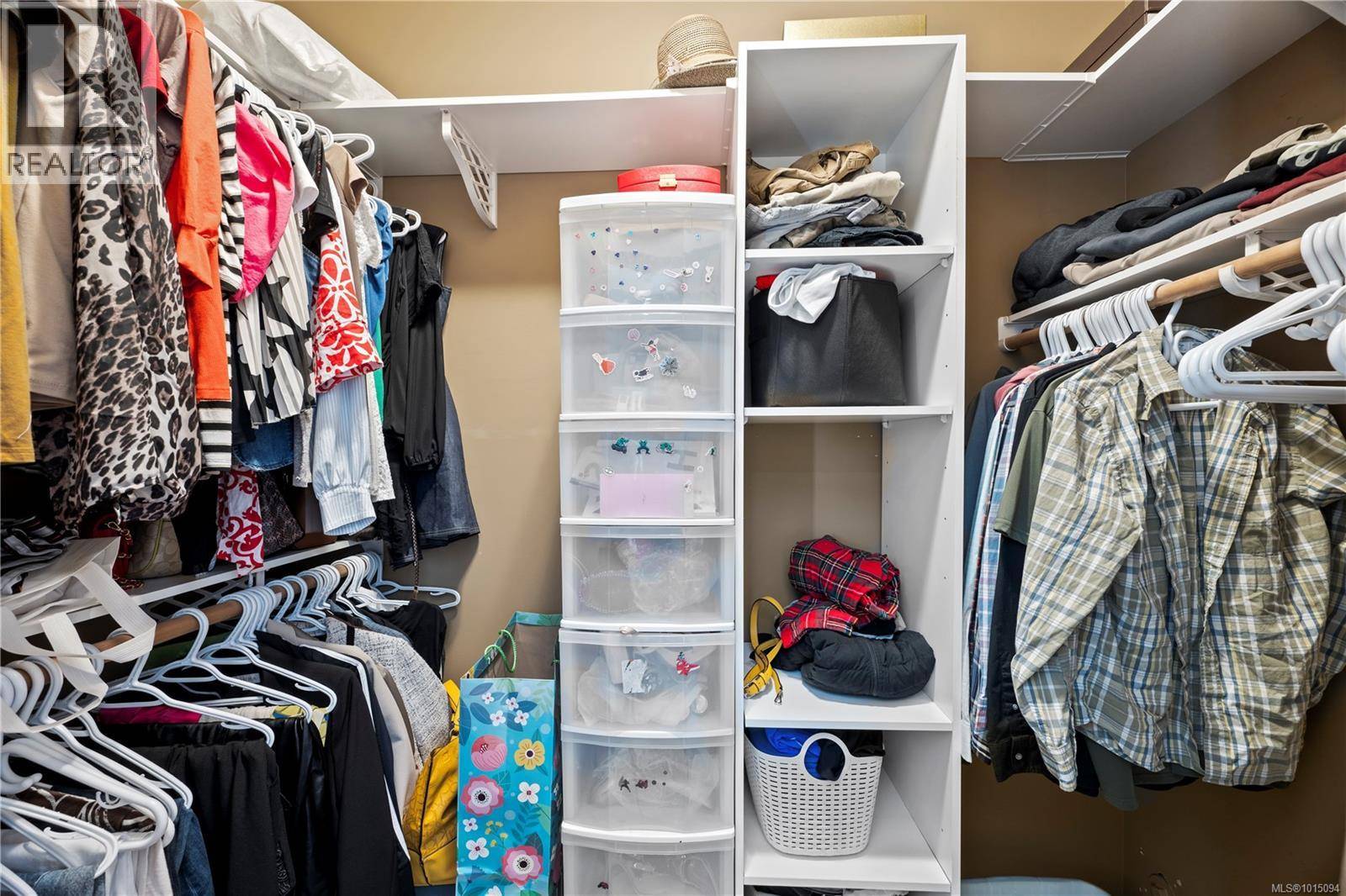 Saanich, BC V8Z0A6,4048 Copperfield Lane