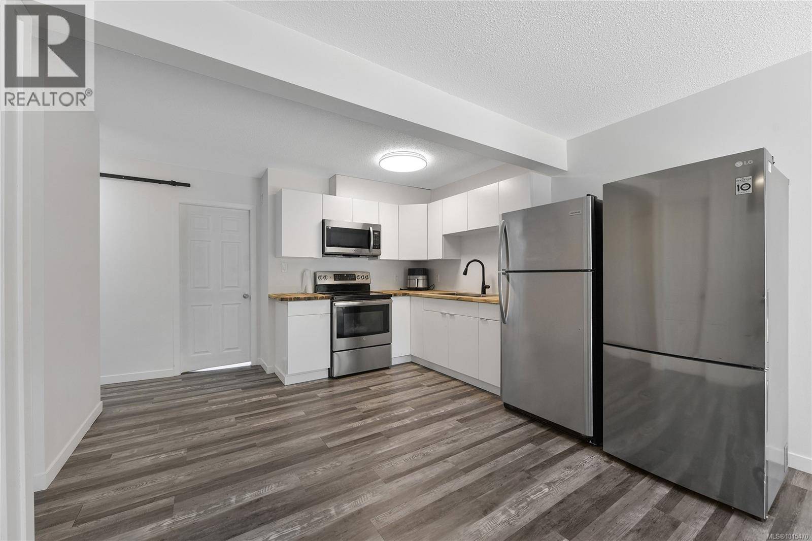 Saanich, BC V8N3X5,3987 Gordon Head RD #12