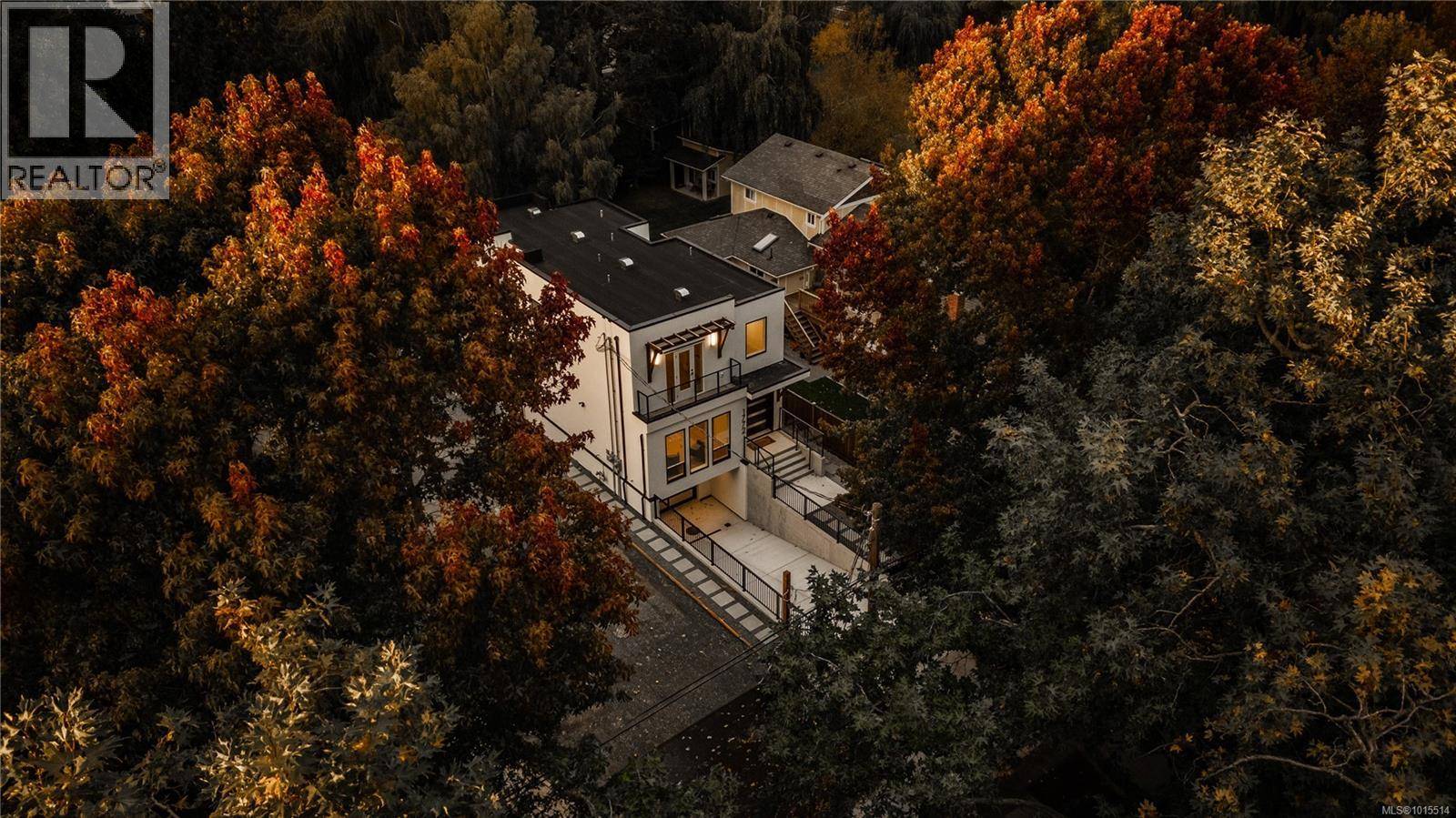 Victoria, BC V8S1N6,1772 Chandler Ave