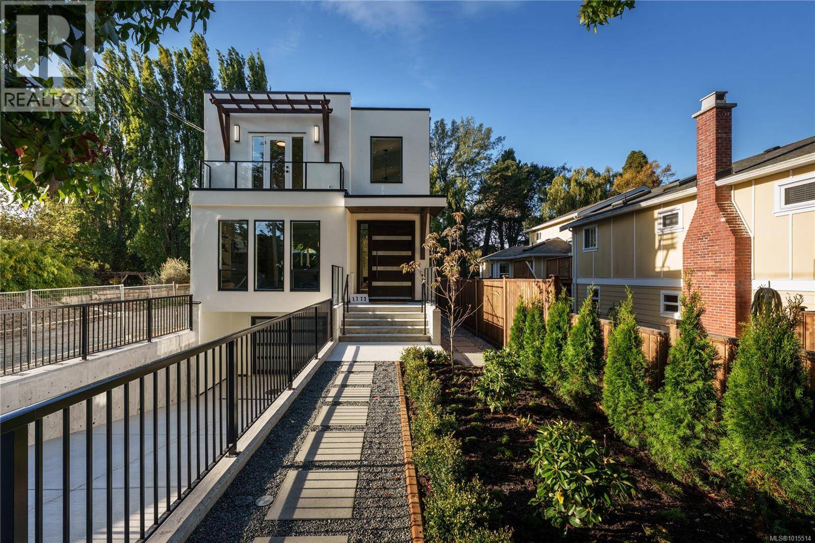 Victoria, BC V8S1N6,1772 Chandler Ave