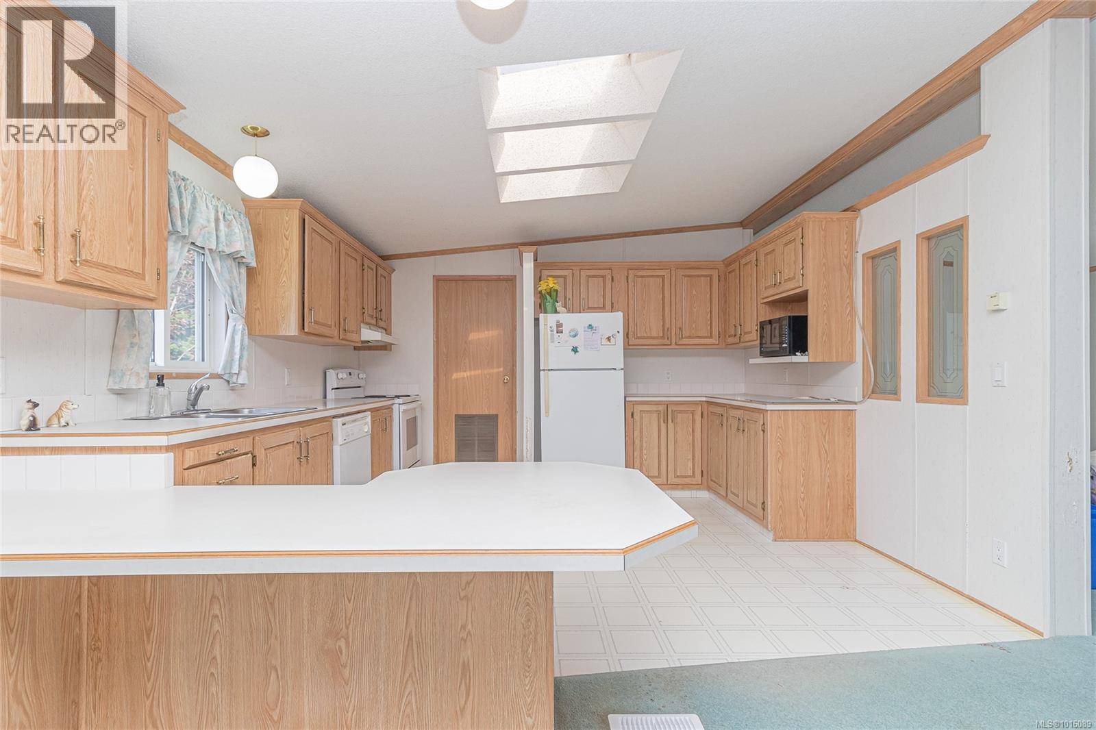 Central Saanich, BC V8M2E1,2574 Heron Way