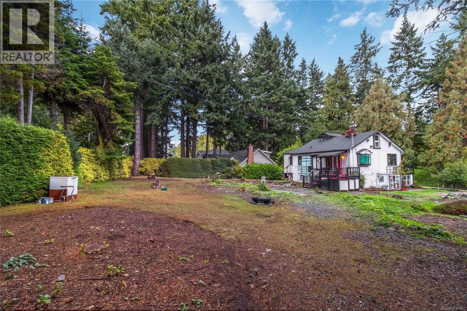 Saanich, BC V8Y1Y4,5447 Fowler Rd