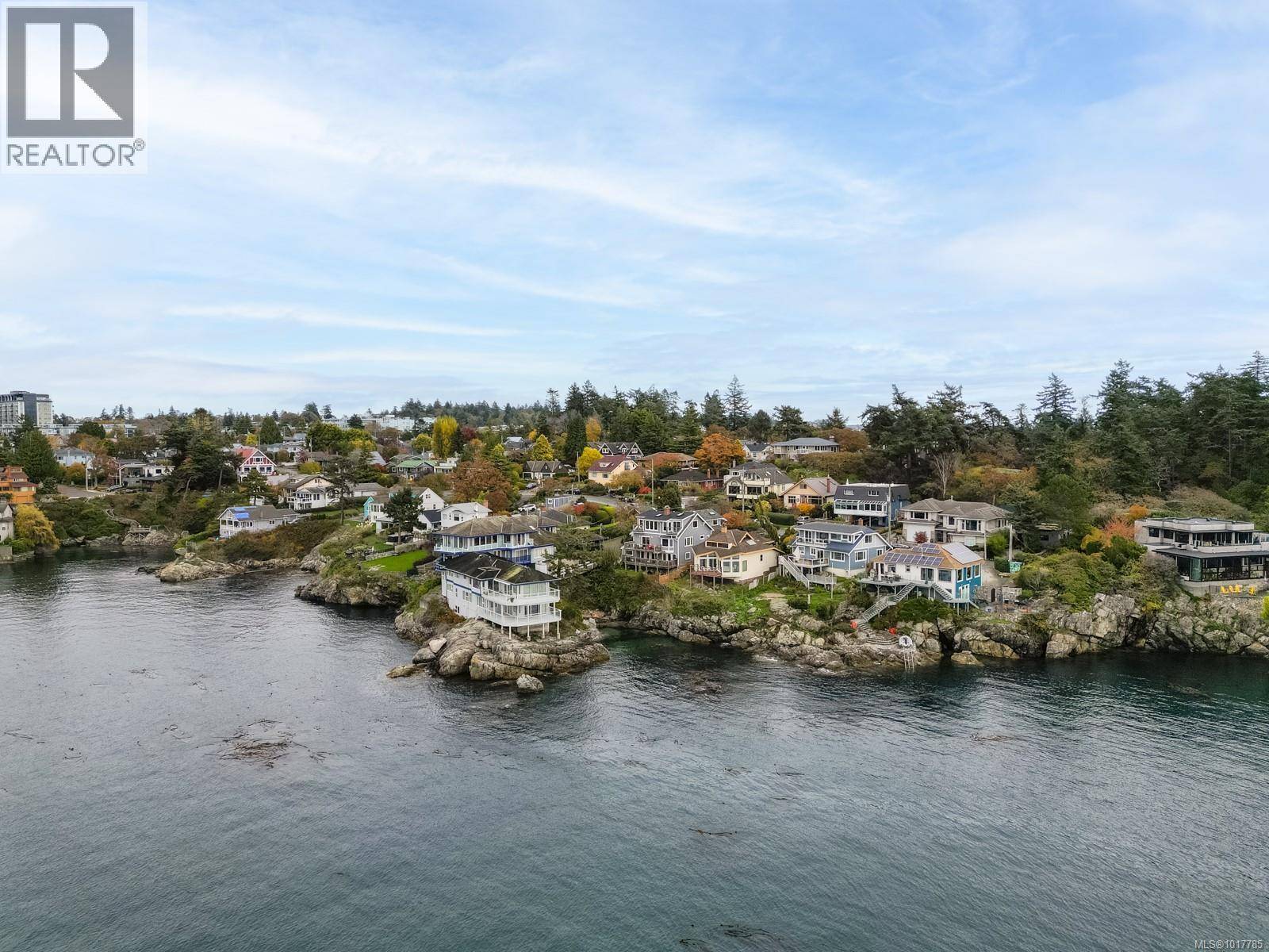 Esquimalt, BC V9A6N3,404 Constance Ave