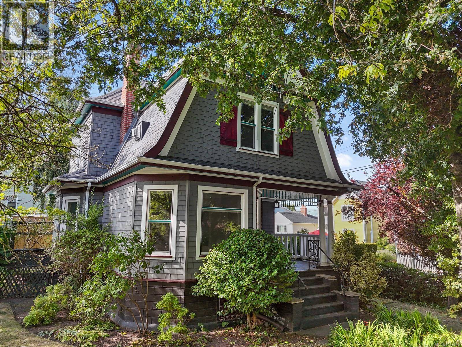 Victoria, BC V8R3W8,1726 Stanley Ave