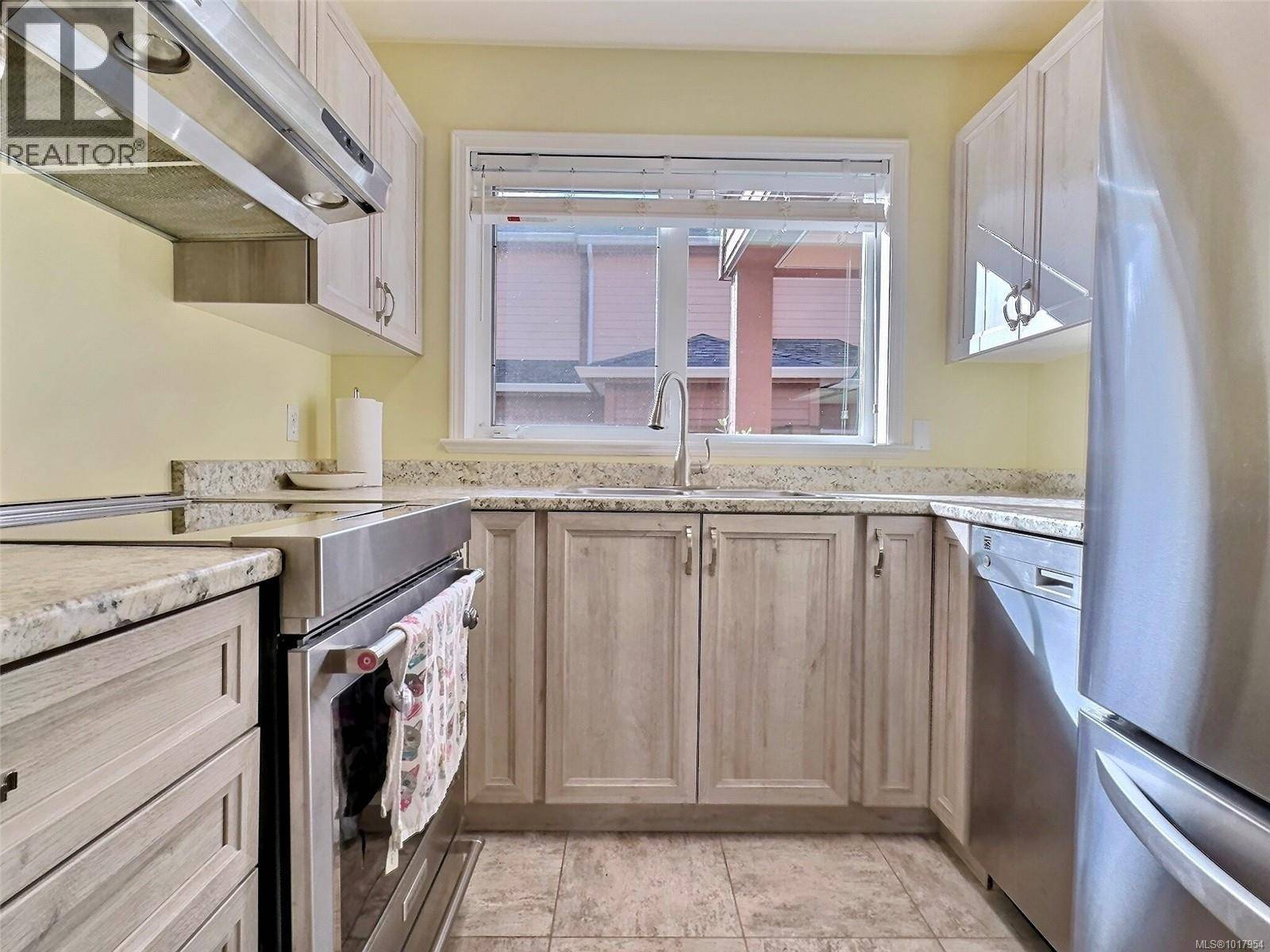 Nanaimo, BC V9S5V8,1652 Creekside Dr