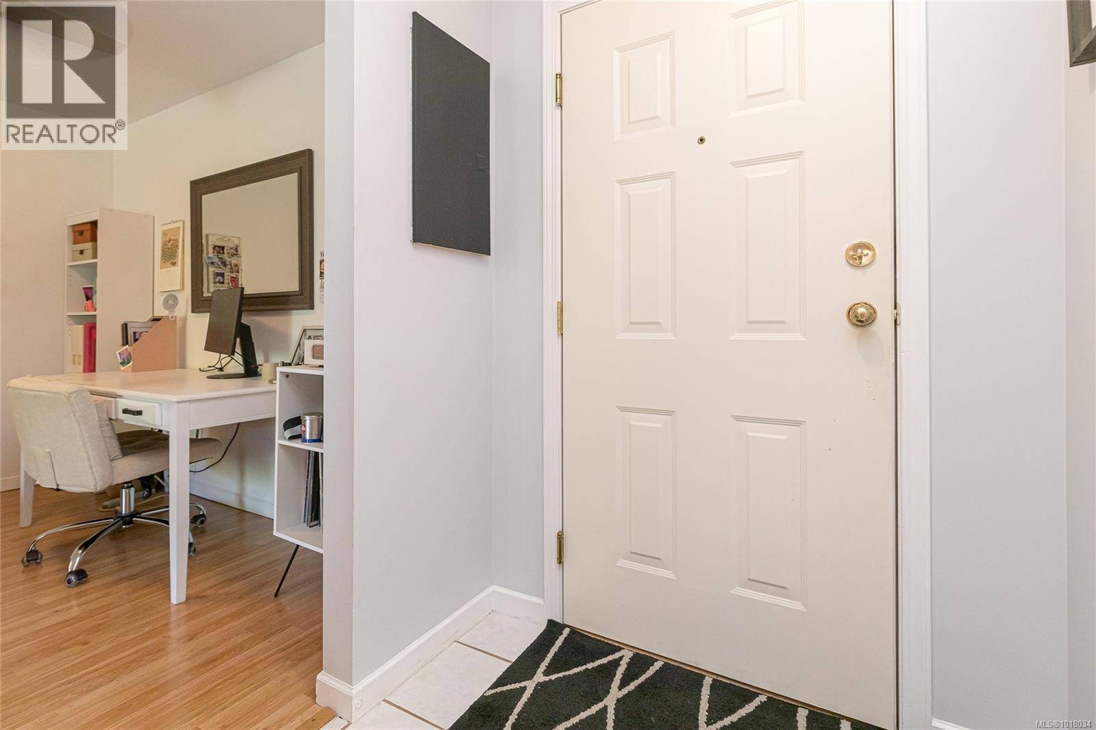 Saanich, BC V9A1L9,7 Gorge RD West #201