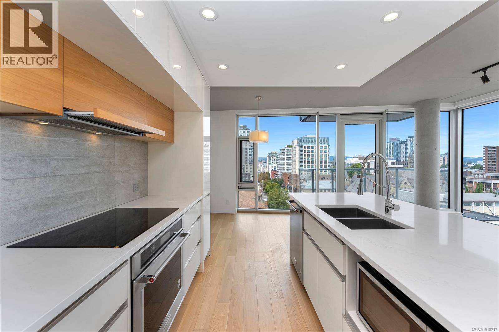 Victoria, BC V8V0E3,989 Johnson ST #804