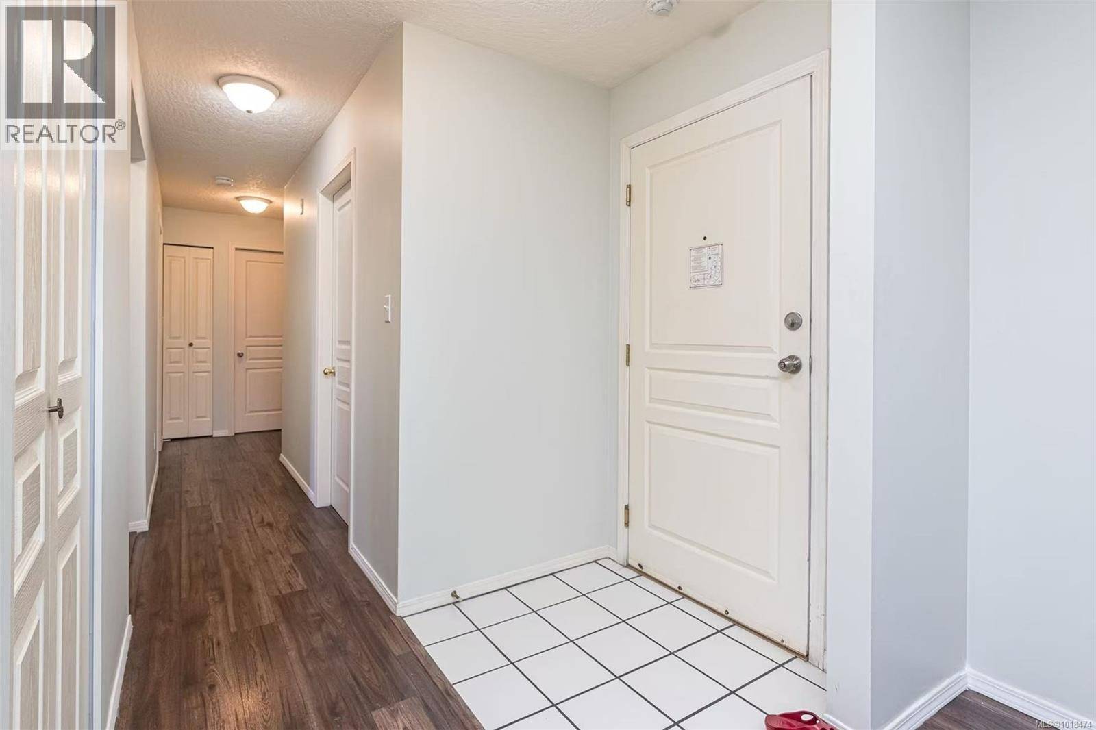 Saanich, BC V8X2W6,898 Vernon AVE #309