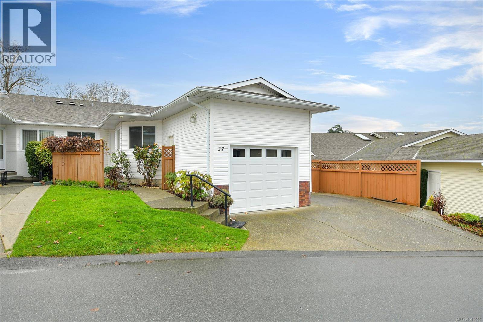 Saanich, BC V8Z4W8,4125 INTERURBAN RD #27