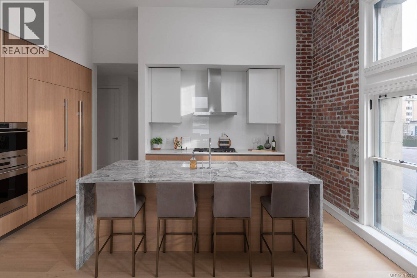 Victoria, BC V8W0G6,521 Courtney ST #209