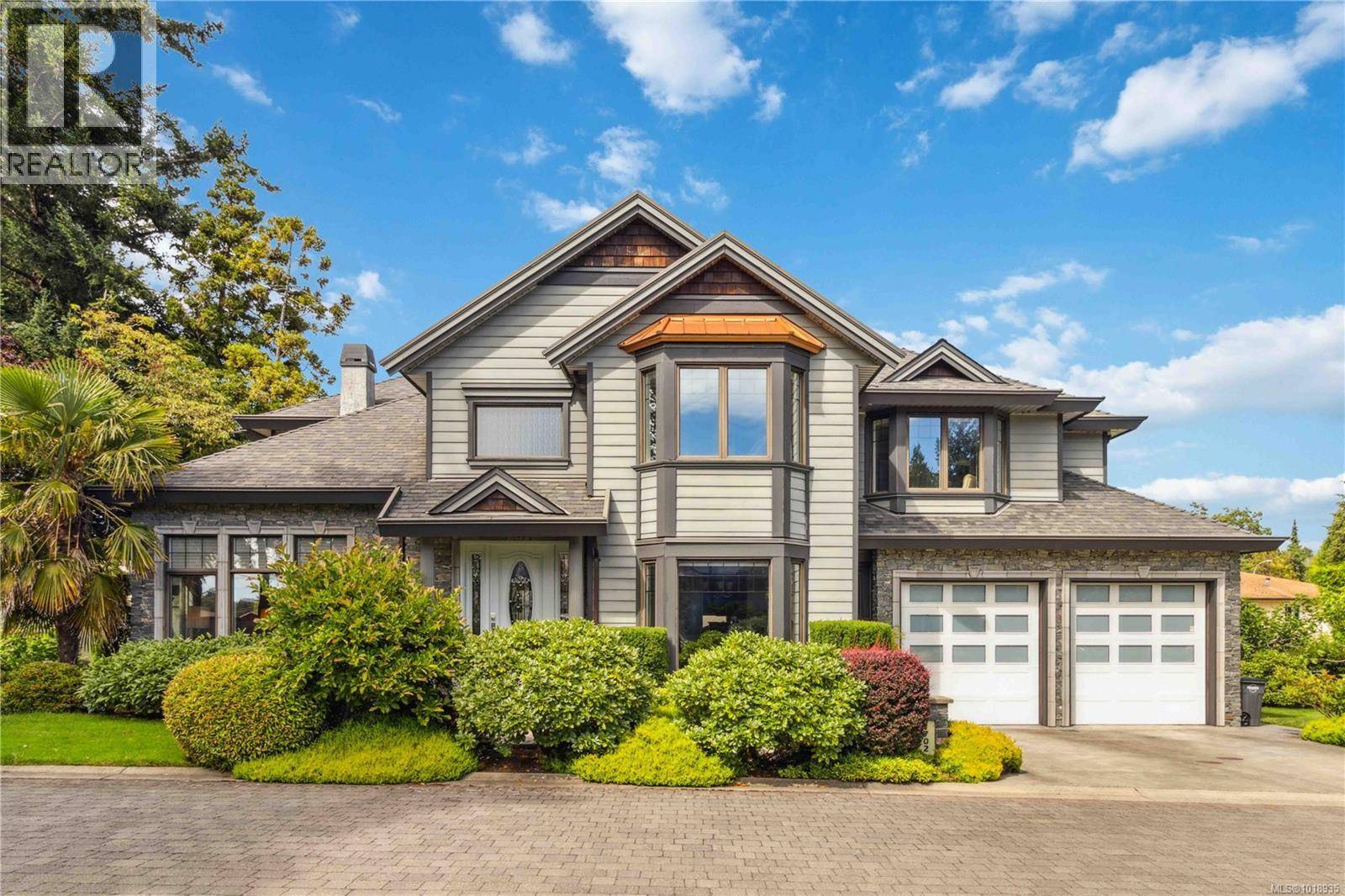 Saanich, BC V8N3L2,1702 De Sousa Pl