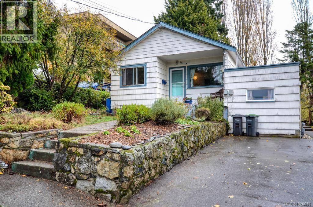 Esquimalt, BC V9A5V3,871 Fleming St