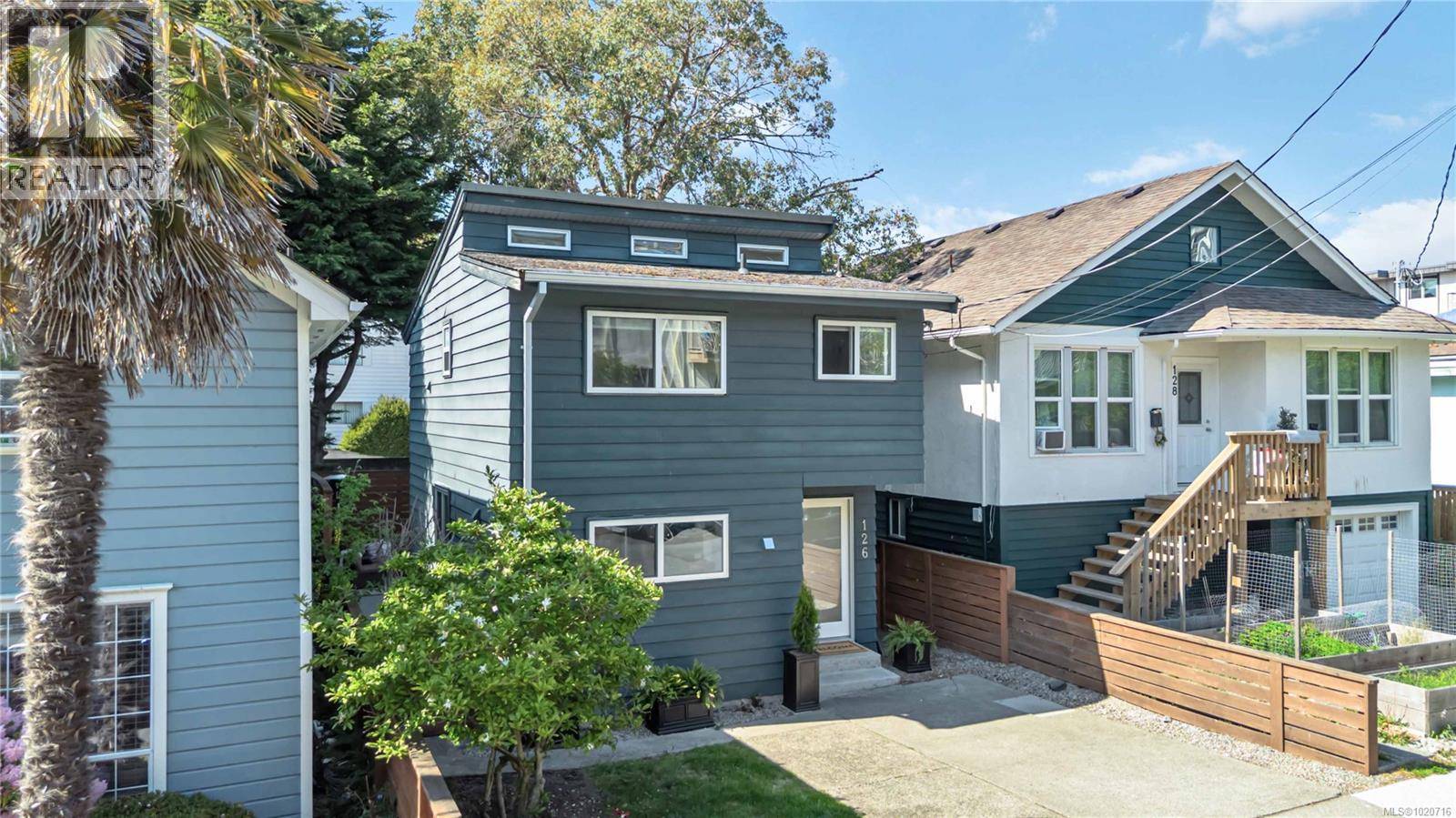 Victoria, BC V8V2E5,126 Rendall St