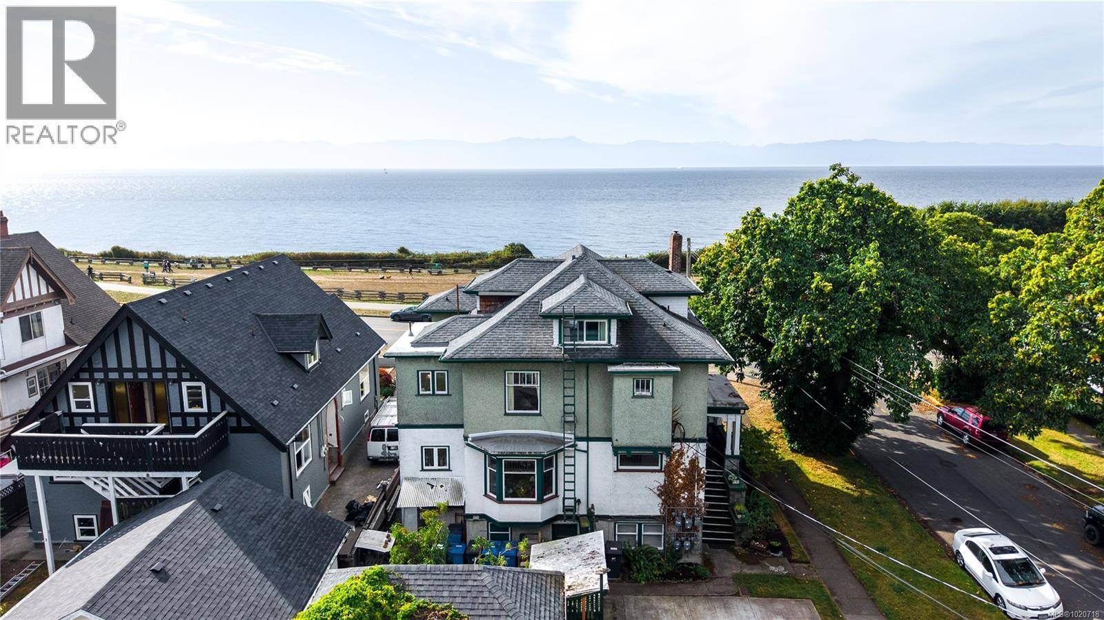 Victoria, BC V8V1B9,1124 Dallas Rd