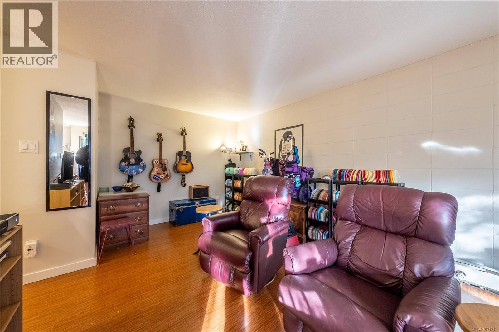 Nanaimo, BC V9R2A4,997 Bowen RD #4306