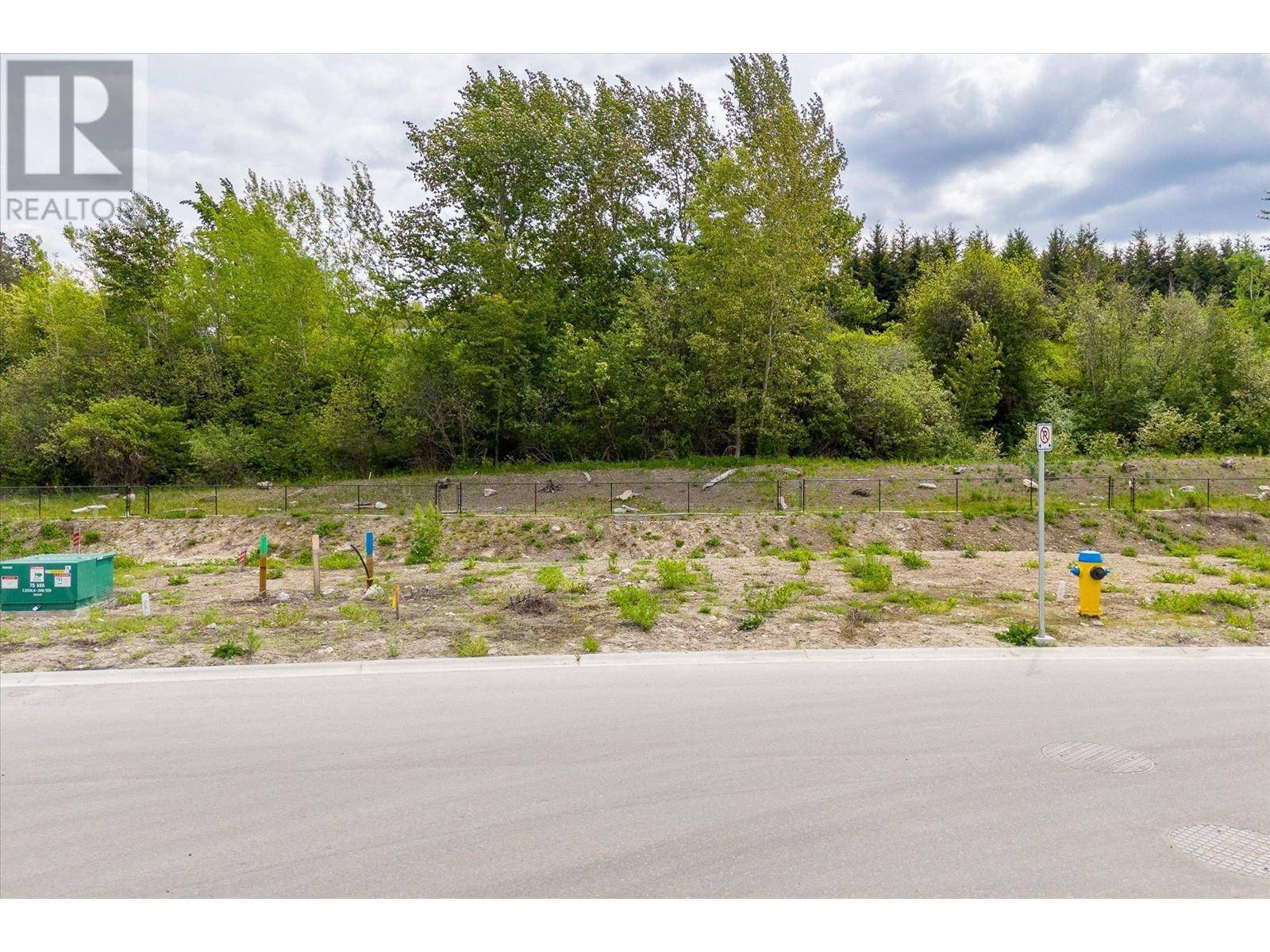 Kelowna, BC V1W0E6,980 Bull Crescent Lot# 72