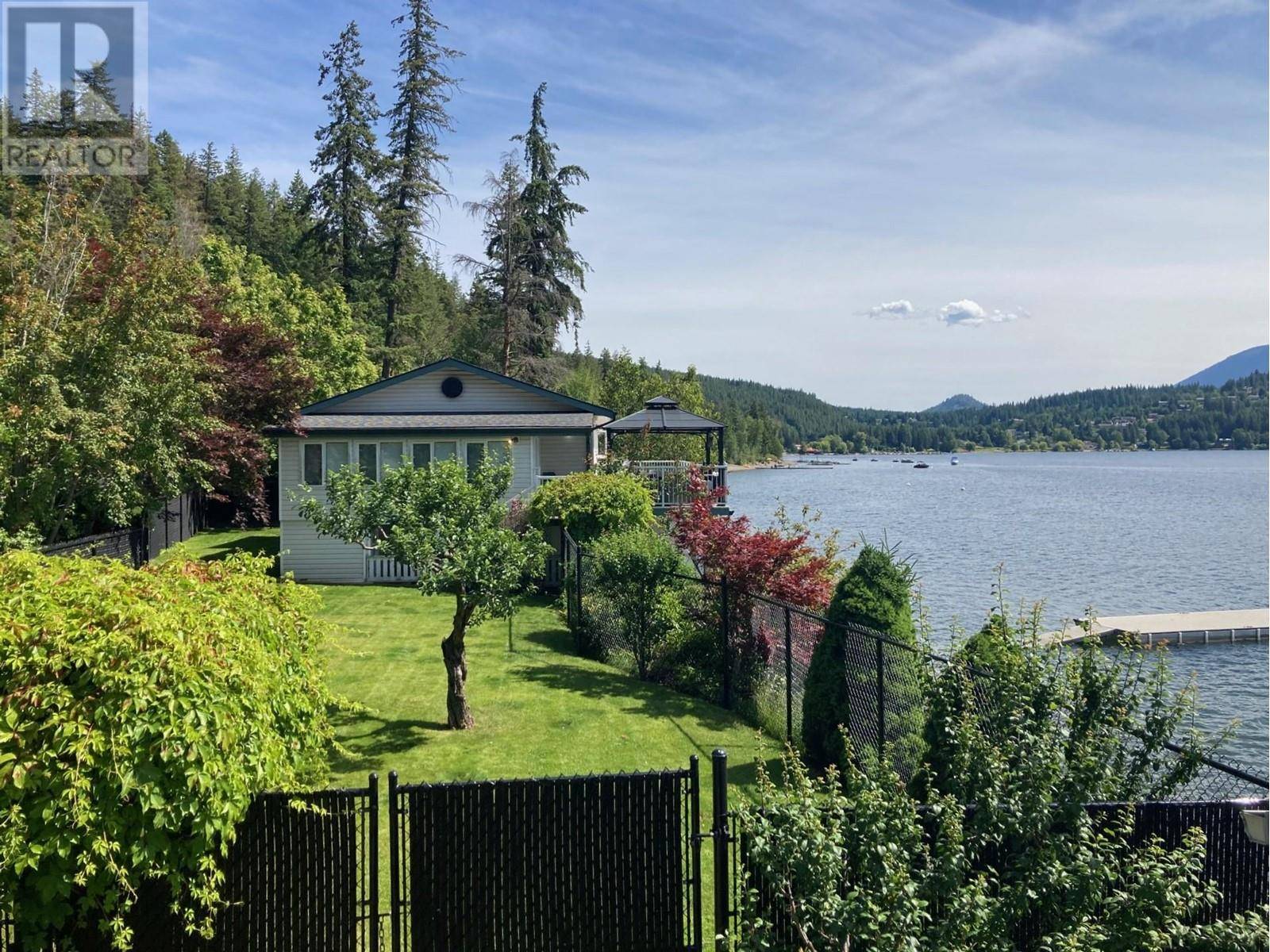 Blind Bay, BC V0E1H1,2233 Eagle Bay Road