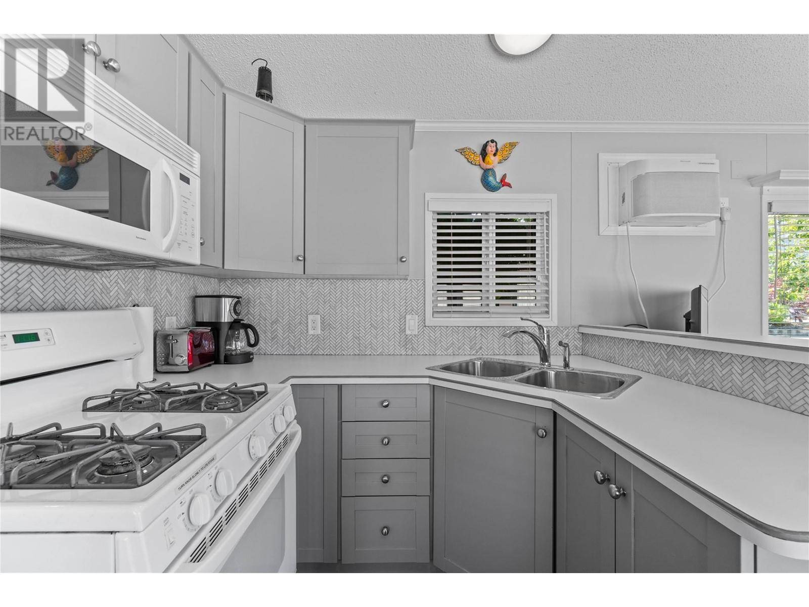 Sicamous, BC V0E2V0,1455 Silver Sands RD #36