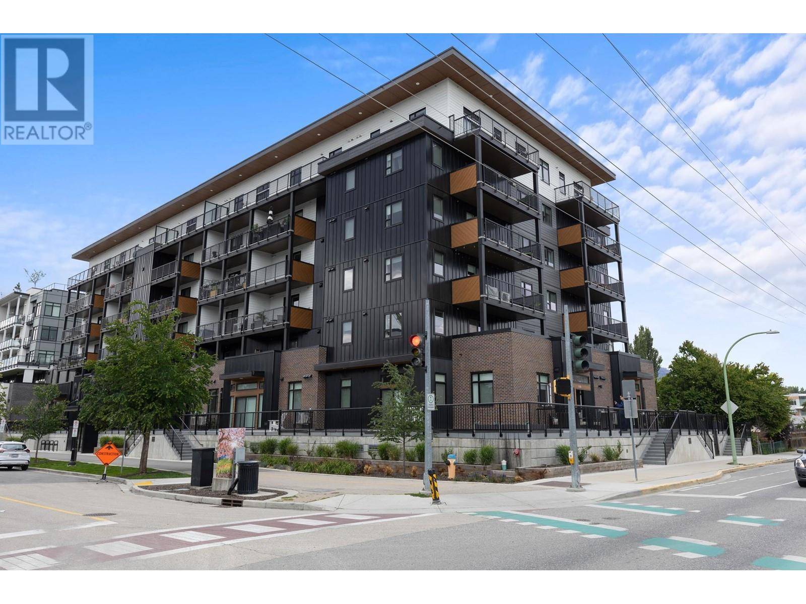 Kelowna, BC V7Y6Z4,660 Cawston AVE North #111