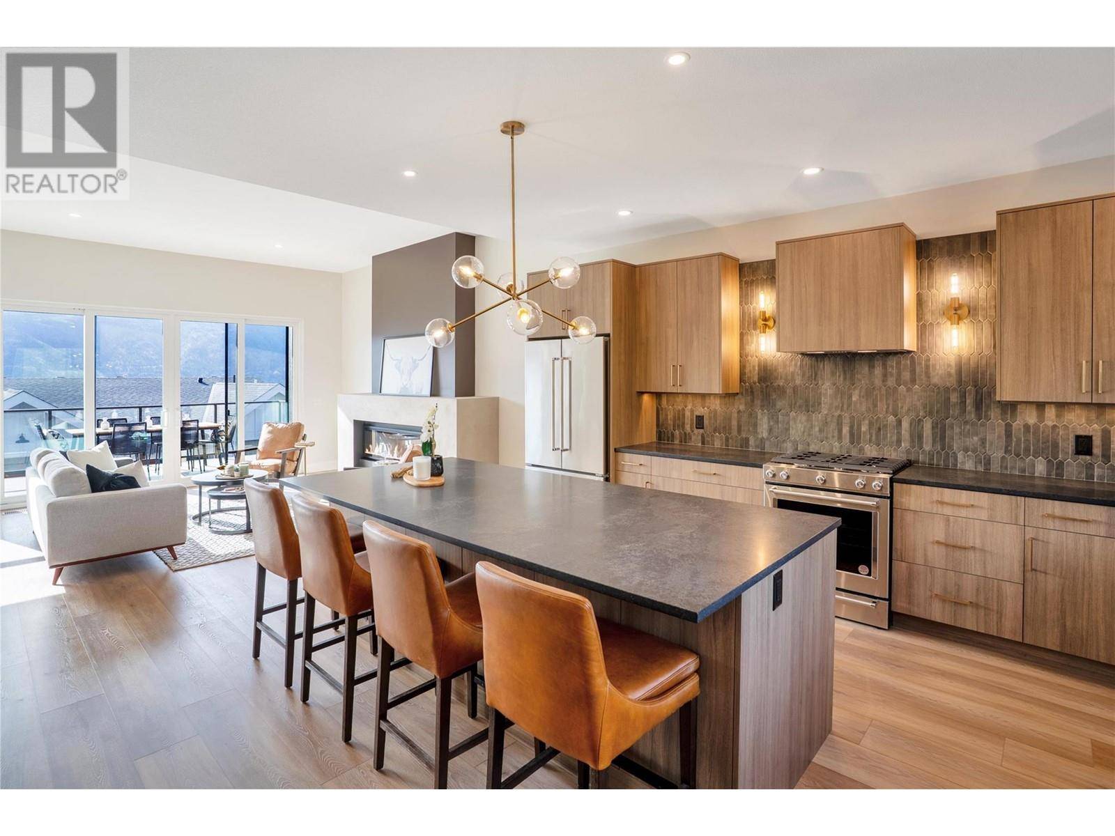 Kelowna, BC V1V0C6,3309 Aspen Lane