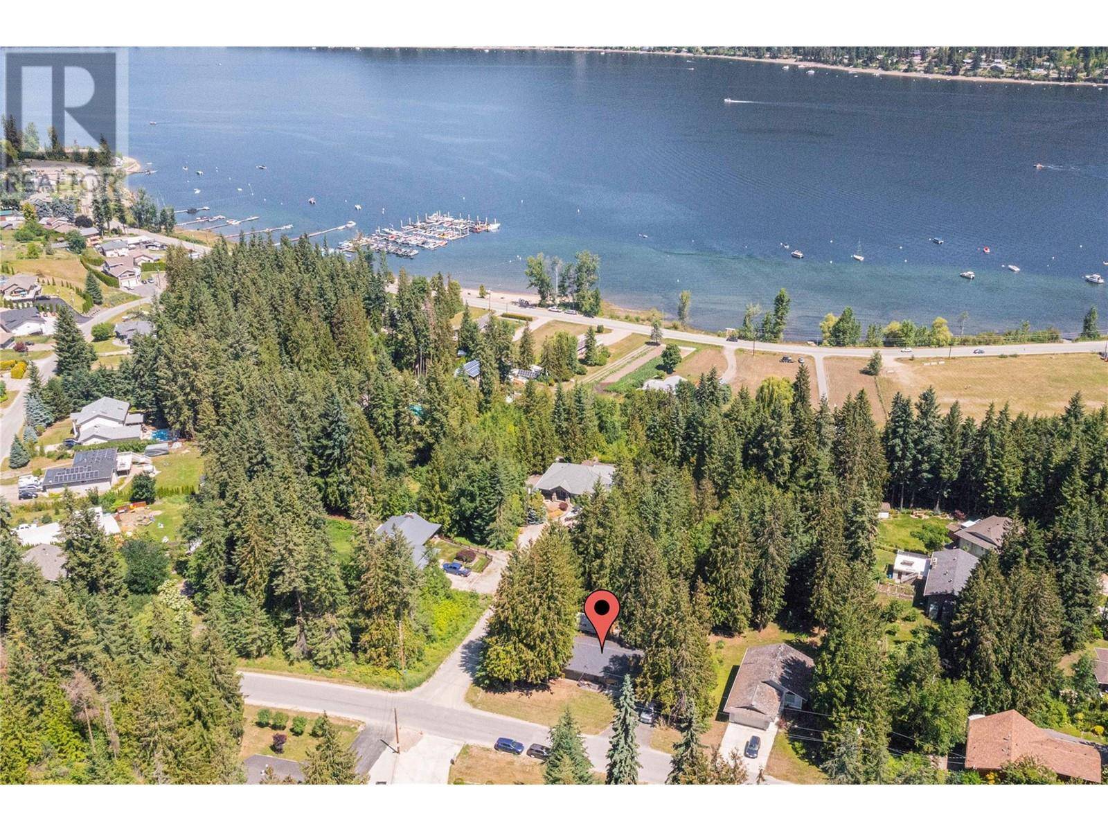 Blind Bay, BC V0E1H2,2539 Forest Drive