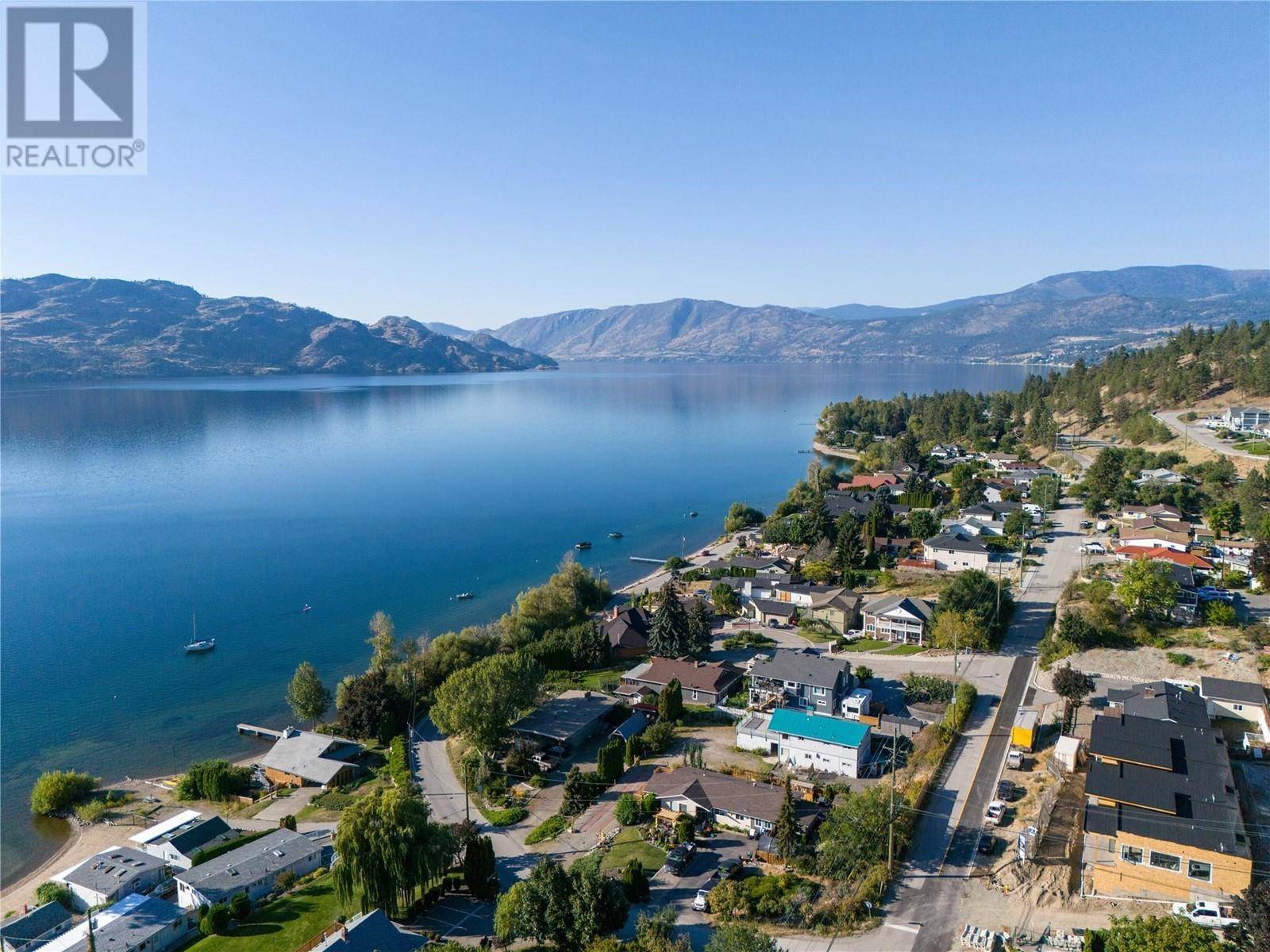 Peachland, BC V0H1X1,3704 Beach Avenue