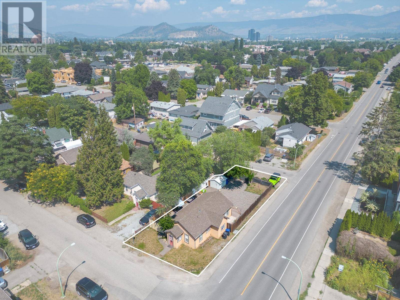 Kelowna, BC V1Y2T1,2293 Woodlawn Street