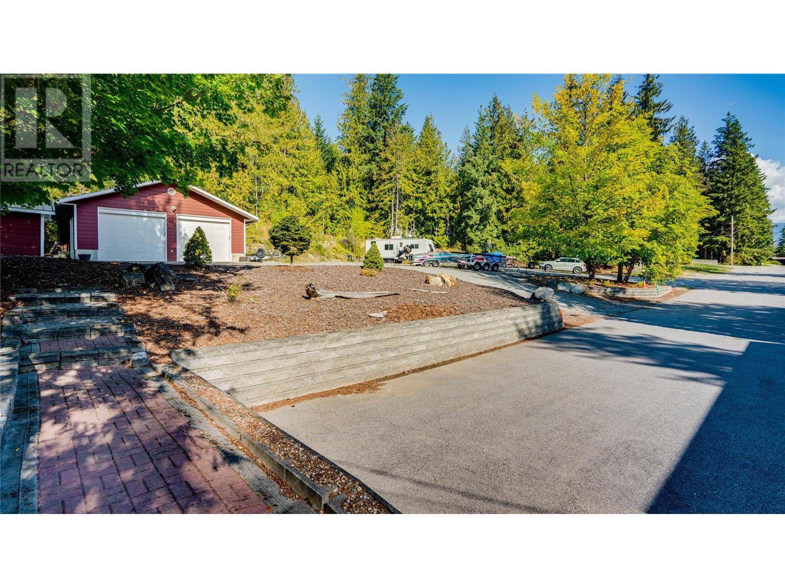 Sicamous, BC V0E2V1,339 Coach Road