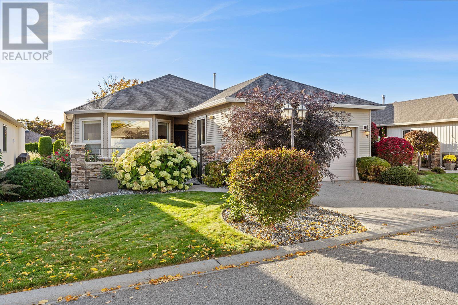 Kelowna, BC V1W4X5,2365 Stillingfleet RD #384