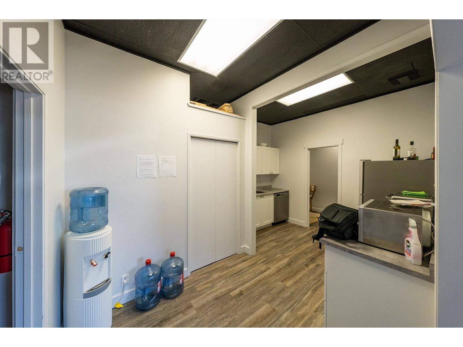 Kelowna, BC V1Y2A7,1583 Ellis ST #1st Floor